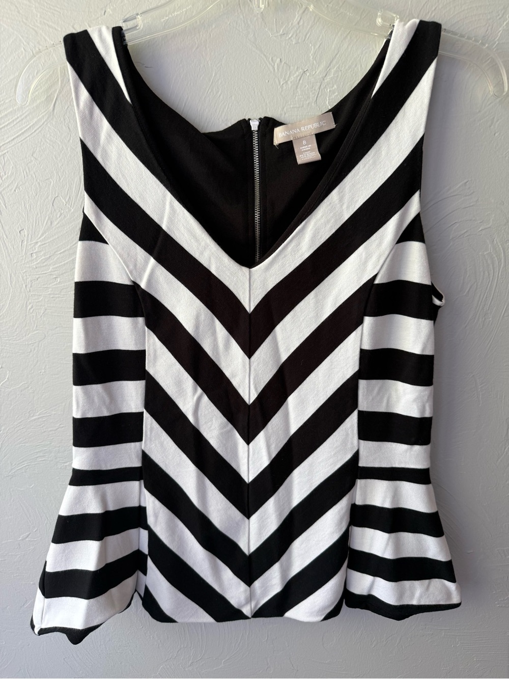 Banana Republic Black White Striped Sleeveless V-Neck Top Size 8 Peplum Fit